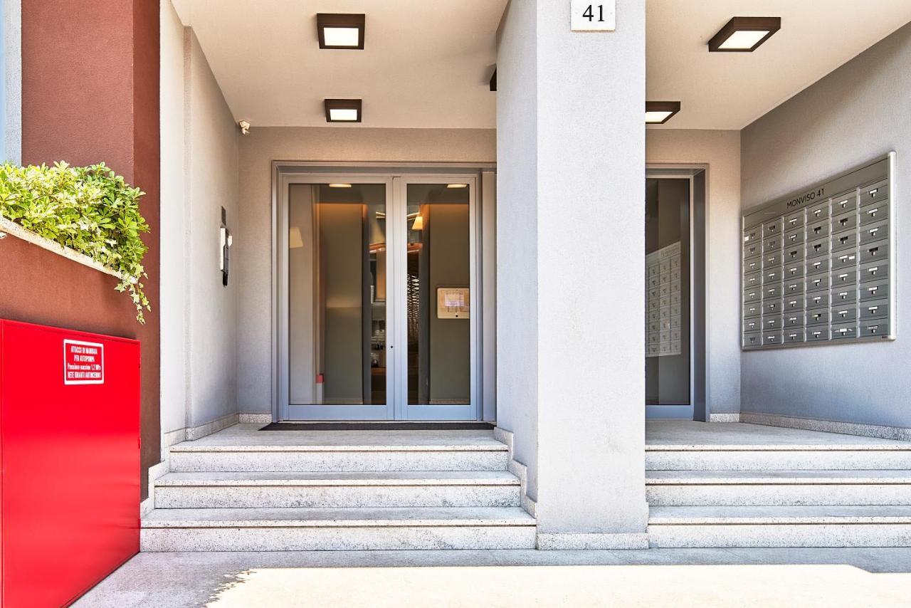 Monviso Modern - Exclusive Apartment Milão Exterior foto